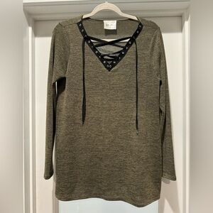 ELLA MARA ANTHROPOLOGIE Olive Green Sweater Size S Black Laces at Neckline Boxy
